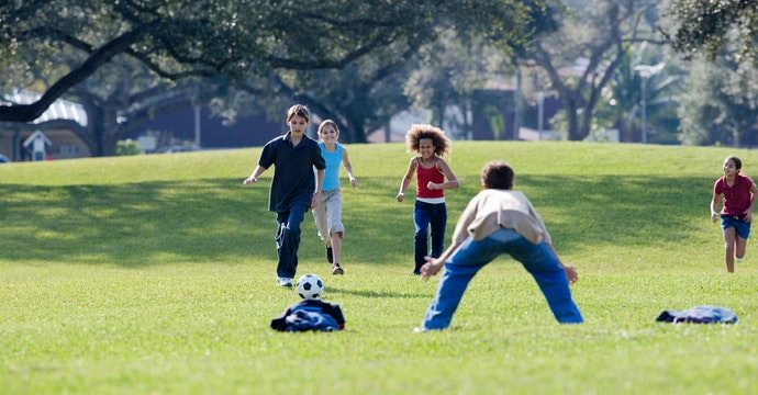 暑假將至，鼓勵孩子做體能類的休閒活動，有效減少壓力與憂鬱